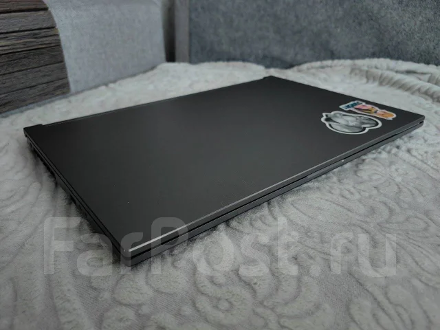 Maibenben. 15.6", 3,2����, ��� 16 ��, ���� 512���, WiFi: 1, Bluetooth: 1, ����������� �� 3��. ����