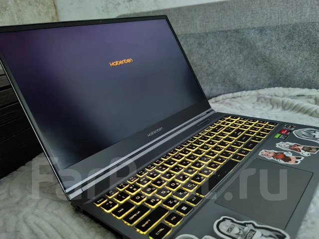Maibenben. 15.6", 3,2����, ��� 16 ��, ���� 512���, WiFi: 1, Bluetooth: 1, ����������� �� 3��. ����