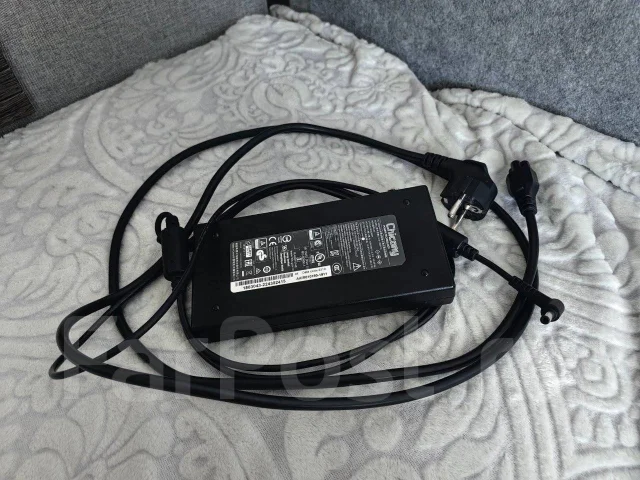 Maibenben. 15.6", 3,2����, ��� 16 ��, ���� 512���, WiFi: 1, Bluetooth: 1, ����������� �� 3��. ����