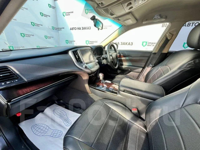 Toyota Crown. ��������, ������, 2.5 (178��.�.), ������, 185 000����. �� ����