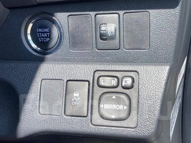 Toyota Ractis. ��������, ��������, 1.3 (99��.�.), ������, 25 000����. ��, �/�. ��� ����� �� ������������ ����