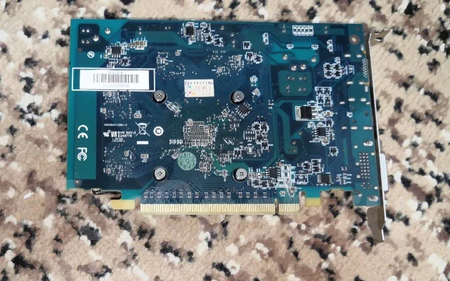 Radeon HD 7750 ����