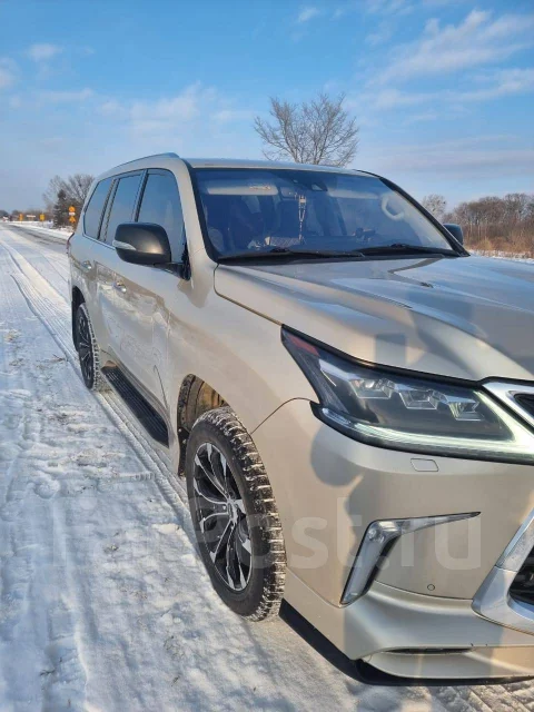 Lexus LX570. �������, 4wd, 5.7 (367��.�.), ������, 210 125����. �� ����