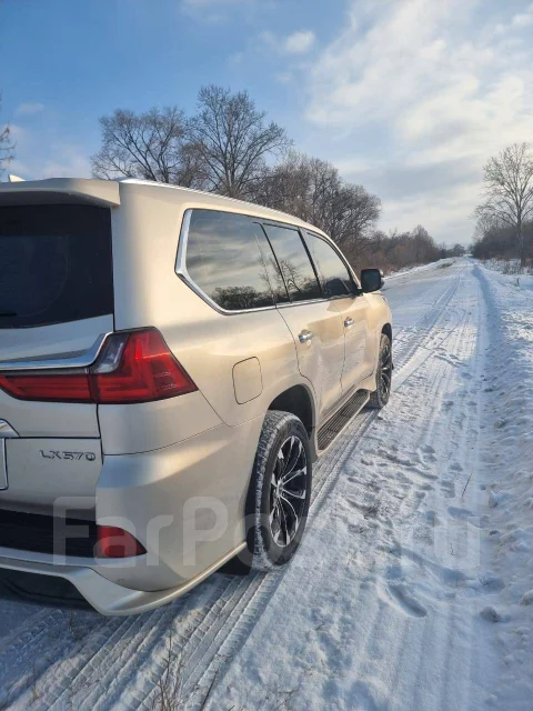 Lexus LX570. �������, 4wd, 5.7 (367��.�.), ������, 210 125����. �� ����