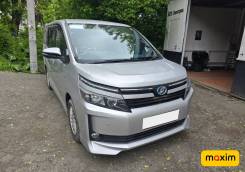 Toyota Voxy.   
