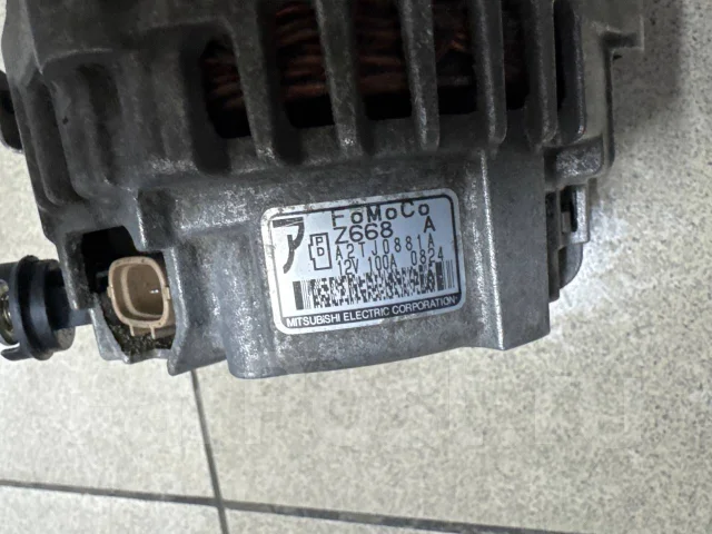 ��������� Mazda Z66818300 ����