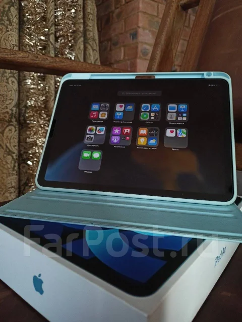 Apple iPad Air 5. 9.7 ������, ������ 64 �� ����