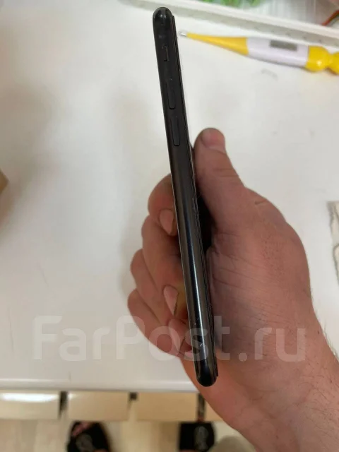 Apple iPhone SE. �/�, 64 ��, ������, 4G LTE ����