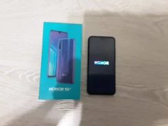 Honor 10i. �/� ����