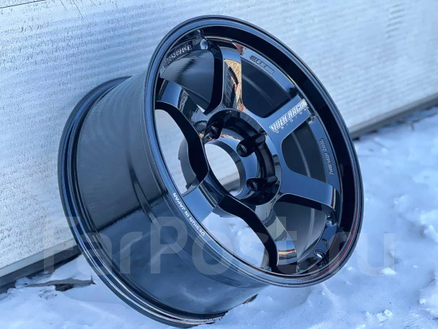 RAYS Volk Racing TE37. 9.0x18", 6x139.7, ET0, �� 106,1���. ����