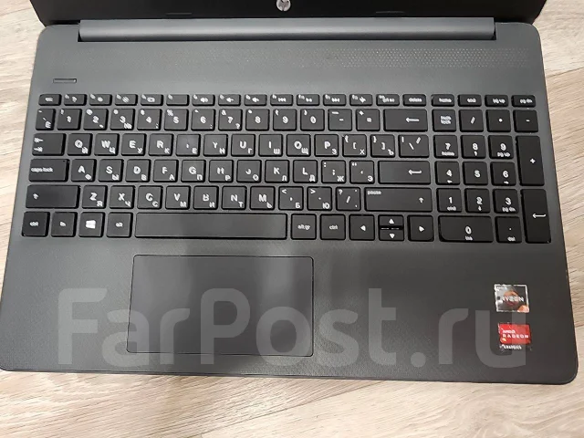 HP 15s-eq1041ur. 15.6", 2,6����, ��� 8 ��, ���� 256���, WiFi: 1, Bluetooth: 1, ����������� �� 4��. ����