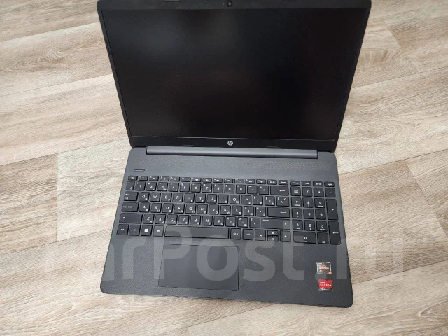 HP 15s-eq1041ur. 15.6", 2,6����, ��� 8 ��, ���� 256���, WiFi: 1, Bluetooth: 1, ����������� �� 4��. ����