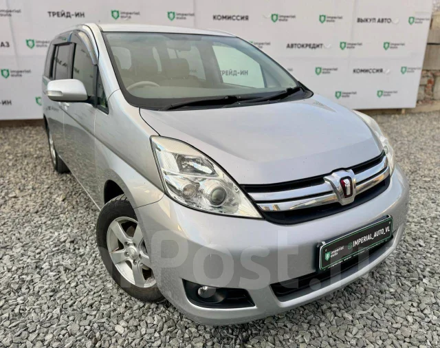 Toyota Isis. ��������, ��������, 2.0 (158��.�.), ������, 300 000����. �� ����