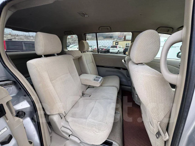 Toyota Isis. ��������, ��������, 2.0 (158��.�.), ������, 300 000����. �� ����