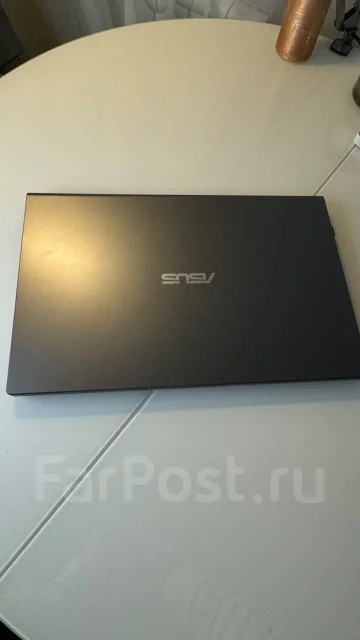 Asus ExpertBook P1. 15.6", 2,4����, ��� 8 ��, ���� 512���, WiFi: 1, Bluetooth: 1 ����