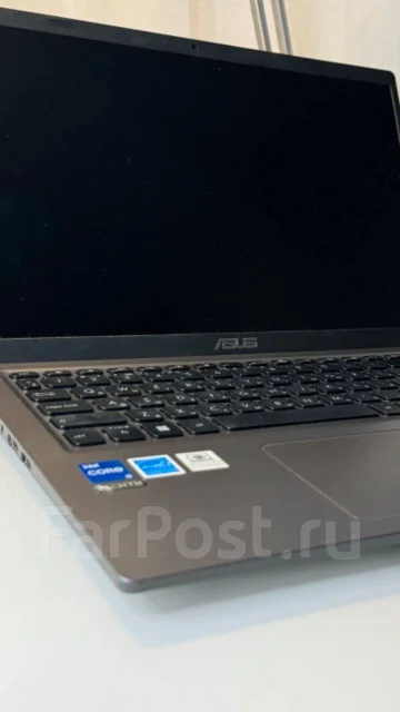 Asus ExpertBook P1. 15.6", 2,4����, ��� 8 ��, ���� 512���, WiFi: 1, Bluetooth: 1 ����