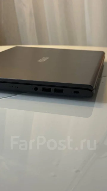 Asus ExpertBook P1. 15.6", 2,4����, ��� 8 ��, ���� 512���, WiFi: 1, Bluetooth: 1 ����
