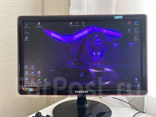 Samsung. 18.5", ���������� �� (LCD, LED, QLED) ����