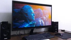 Samsung. 31.5", ���������� �� (LCD, LED, QLED) ����