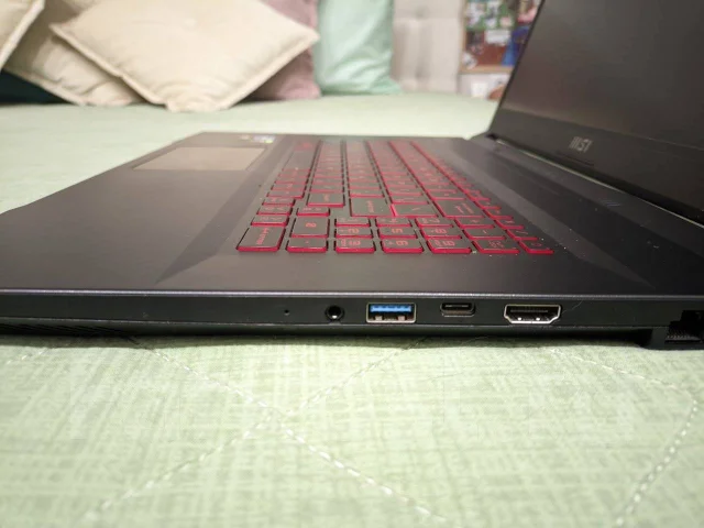 MSI Katana GF76 12UC. 17.3", 2����, ��� 16 ��, ���� 512���, WiFi: 1, Bluetooth: 1, ����������� �� 4��. ����