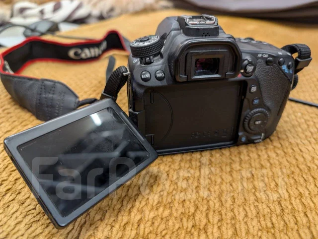 Canon EOS 80D Kit ����