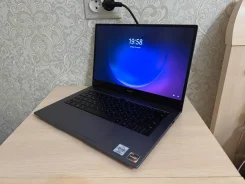 Huawei MateBook D 14. 14", 2,1����, ��� 8 ��, ���� 512���, WiFi: 1, Bluetooth: 1, ����������� �� 7��. ����