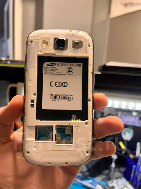 Samsung Galaxy S3. �/�, 16 ��, �����, 3G, 4G LTE, Dual-SIM, NFC ����