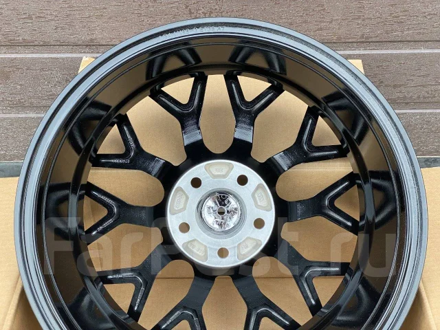 Vossen HF-2. 7.5x17", 5x114.3, ET35, �� 67,1���. ����