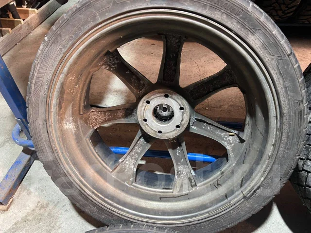 Lexani. 9.5x24", 6x139.7, ET15 ����