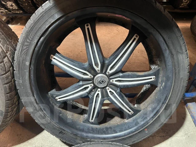 Lexani. 9.5x24", 6x139.7, ET15 ����