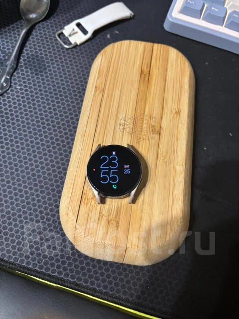 Samsung Galaxy Watch4. GPS, NFC, SIM-�����, IP67, IP68 ����