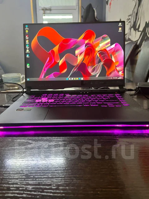 Asus ROG Strix G15 G513RM. 15.6", 4,8����, ��� 16 ��, ���� 1 000���, WiFi: 1, Bluetooth: 1, ����������� �� 4��. ����