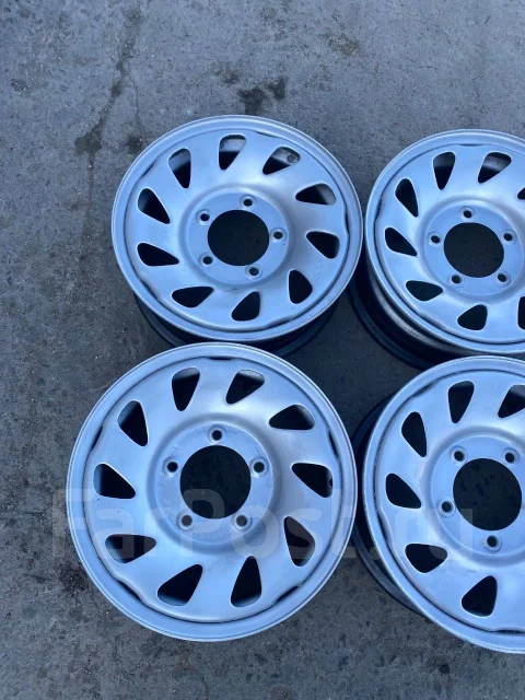 Suzuki. 5.5x15", 5x139.7, ET0 ����