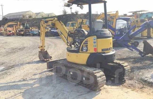Komatsu PC30MR ����