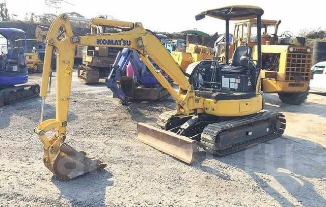 Komatsu PC30MR ����