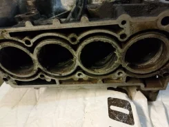 ���� ��������� Volkswagen Caddy 2012 03F103101B CBZA 03F103101B ����