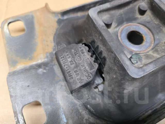 ������� ��� ����� Ford Focus 2 1798908 ����