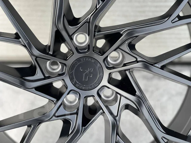 Brixton Forged. 8.5/9.5x20", 5x112, ET30/40, �� 66,6���. ����