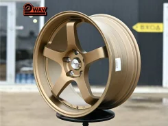 Advan Racing GT. 8.5x18", 5x114.3, ET35, �� 73,1���. ����