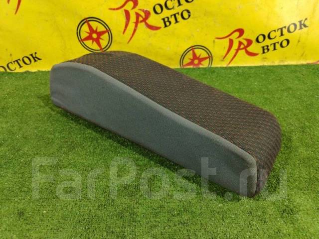 Подлокотник Toyota Raum 2001 EXZ10 5E-FE купить в Красноярске по цене ...