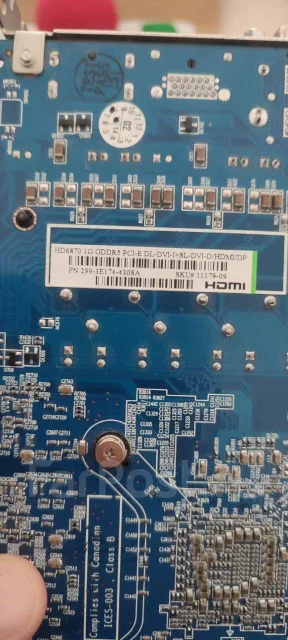 Radeon HD 6870 ����