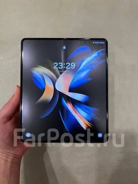 Samsung Galaxy Fold. �/�, 256 ��, 3G, 4G LTE, 5G, Dual-SIM, ����������, NFC ����