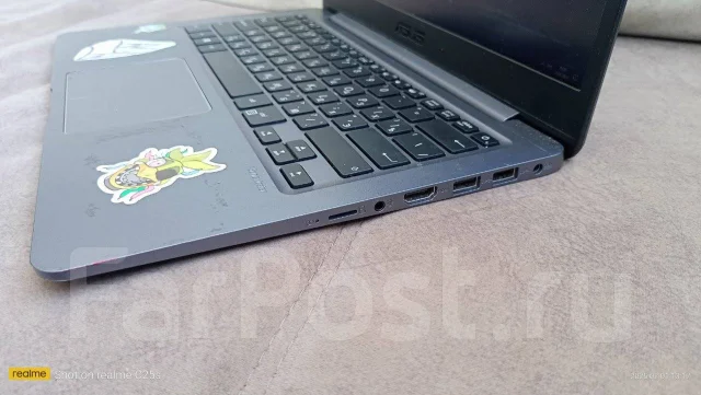 Asus S. 23.5", 1,1����, ��� 4 ��, ���� 115���, WiFi: 1, Bluetooth: 1, ����������� �� 5��. ����