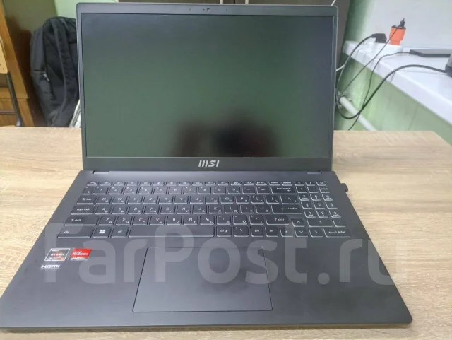 MSI Modern 15. 15.6", 2����, ��� 8 ��, ���� 256���, WiFi: 1, Bluetooth: 1, ����������� �� 50��. ����