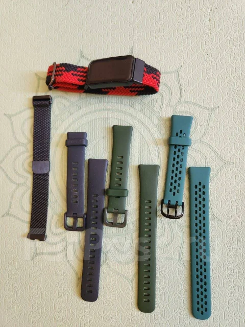 Huawei Band 8. IP68 ����
