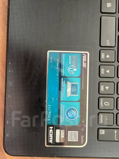 Asus X501U. 15.6", 1,6����, ��� 2048 ��, ���� 320���, WiFi: 1, Bluetooth: 1, ����������� �� 1��. ����
