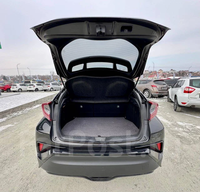 Toyota C-HR. ��������, ��������, 1.8 (98��.�.), ������, 89 000����. �� ����