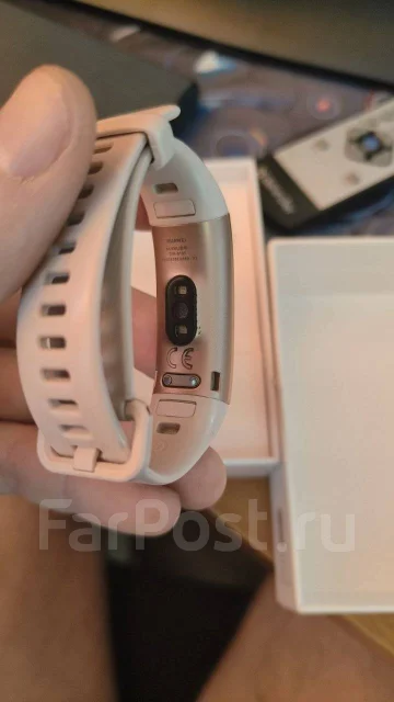 Huawei Band 4 Pro ����