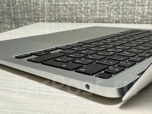 Apple MacBook Air 13 2020. 13.3", ��� 8 ��, ���� 512���, WiFi: 1, Bluetooth: 1, ����������� �� 18��. ����