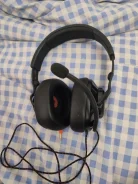 JBL Quantum 200 ����